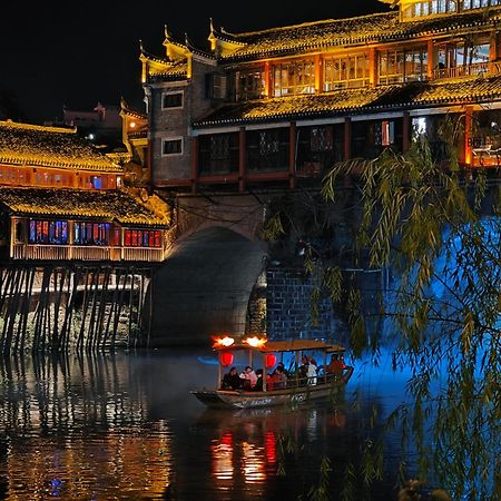 Fenghuang Memory Linjiang Inn מראה חיצוני תמונה