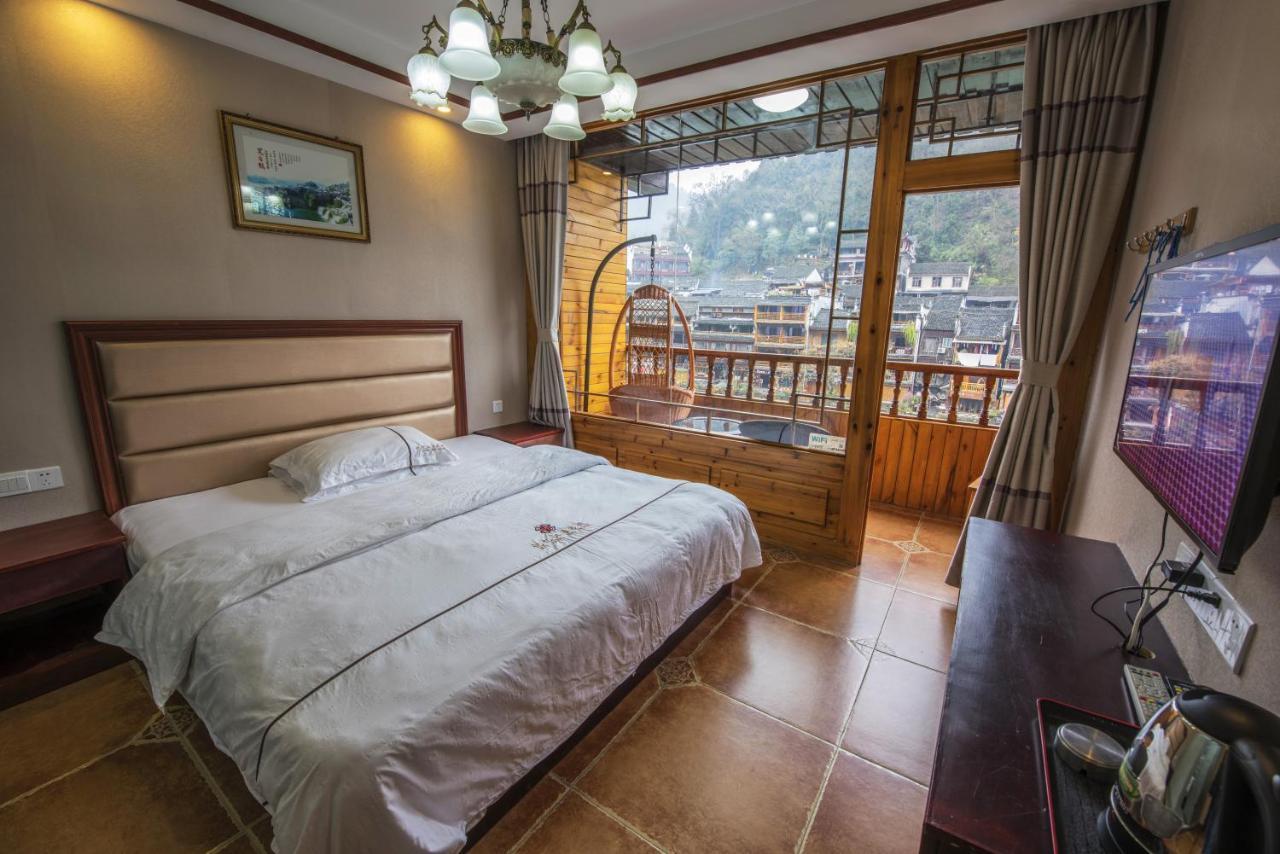 Fenghuang Memory Linjiang Inn מראה חיצוני תמונה